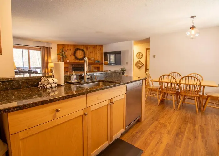 Riverfront Deer Park Retreat Near Loon